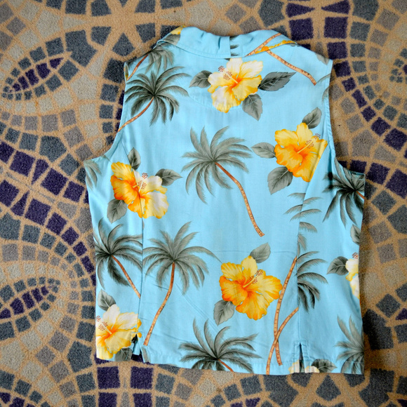 Sleeveless Hawaiian Shirt by Jamaica Bay - Picture 2 of 8
